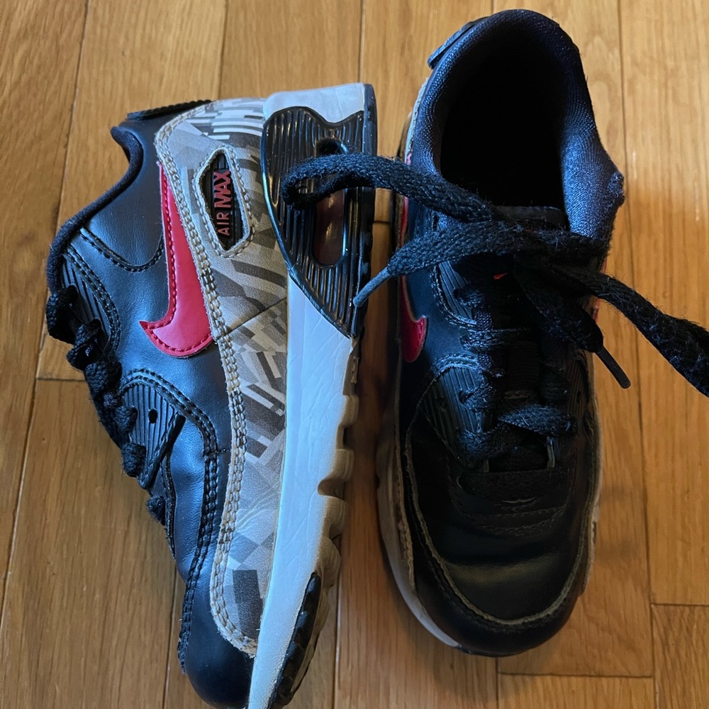 Size 11.5 Nike Air Max 90 Trainers